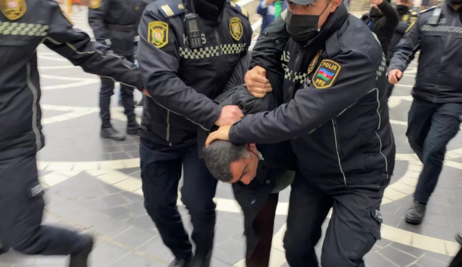 В Азербайджане оштрафованы девять участников акции в поддержку Салеха Рустамли