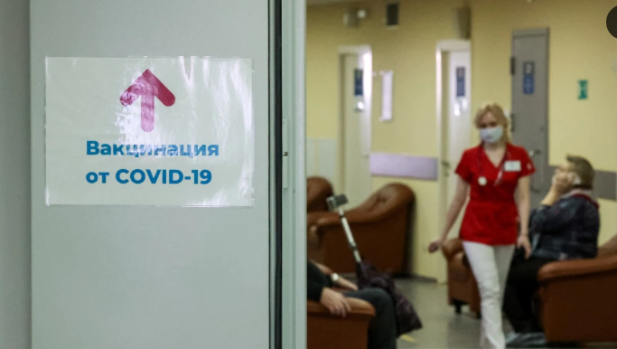 Словом года в России стала «вакцина», а фразой года – «избыточная смертность»