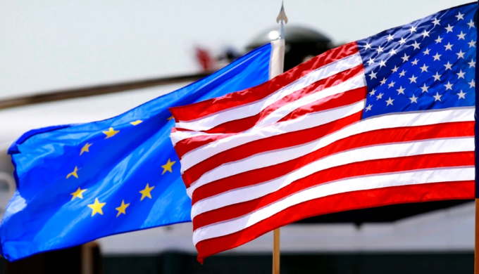 Bloomberg: США торопят ЕС с согласованием новых санкций против РФ