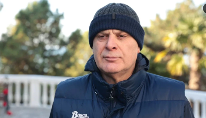 Аслан Бжания отбыл в Россию на плановое медобследование