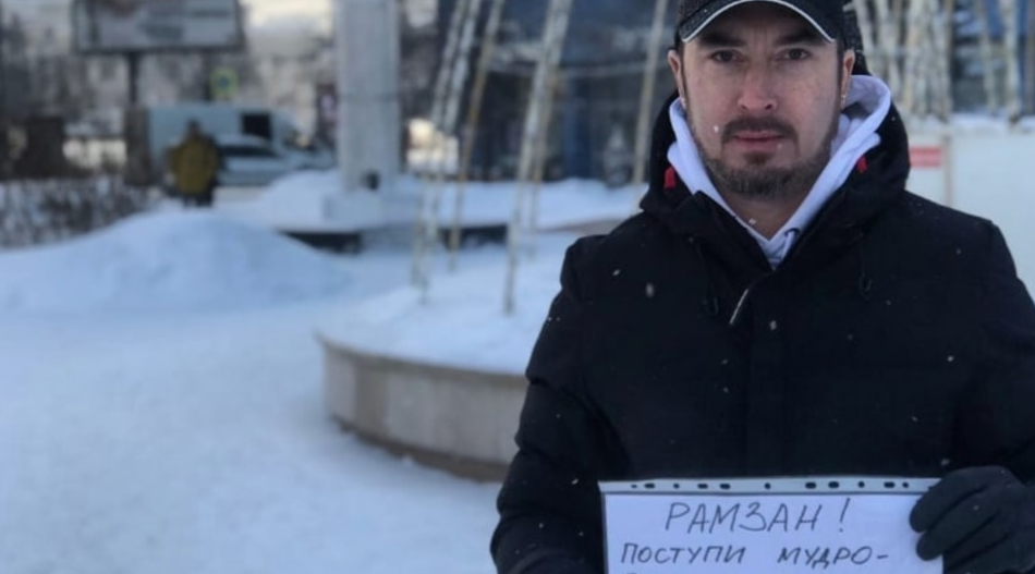 Житель Новосибирска заявил в СКР на Кадырова за оскорбление чувств верующих