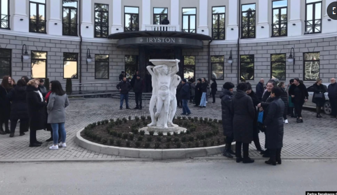 Сторонники Эдуарда Кокойты не смогли провести собрание в гостинице «Ирыстон»
