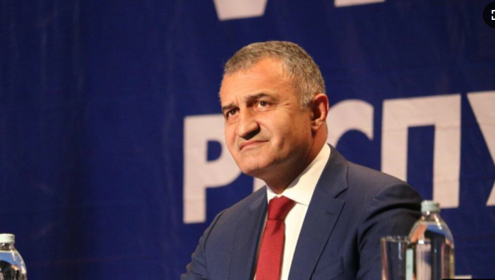 Анатолий Бибилов: Южная Осетия готова принять группу детей-сирот из ДНР и ЛНР
