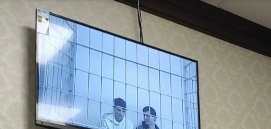 В Чечне похищенных силовиками братьев-геев приговорили к 6 и 8 годам колонии