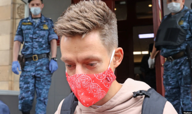 Дудь: «Эту власть я не выбирал, её имперский угар я не поддерживал»