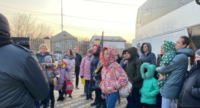 Эвакуированных жителей Донбасса доставили в Цхинвали
