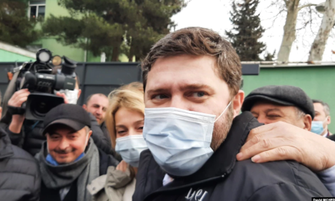 Экс-министр обороны Грузии Бачо Ахалая покинул тюрьму