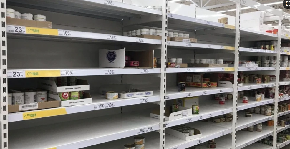 На Юге России ввели ограничение на продажу продуктов в одни руки
