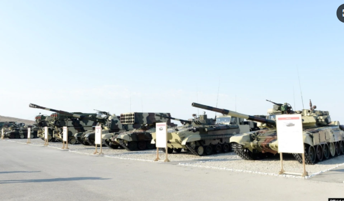 Баку опровергает информацию о передвижении военной техники