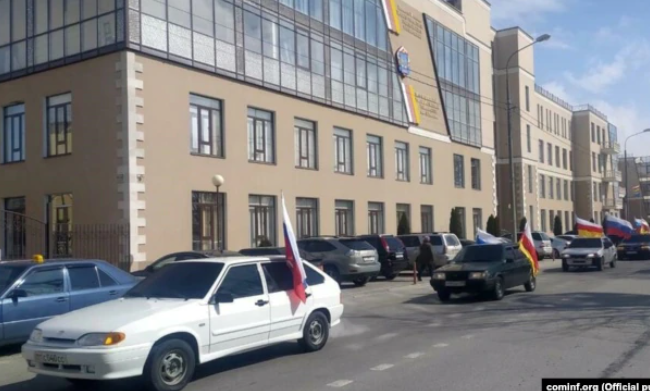 В Южной Осетии автопробегом поддержали российское вторжение в Украину