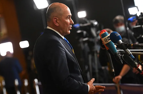 Премьер Словении заявил, что никто в ЕС не будет оплачивать российский газ рублями