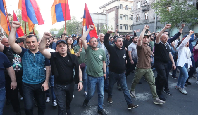 «Устранение, сопротивление и воссоединение» – шествие оппозиции в Ереване