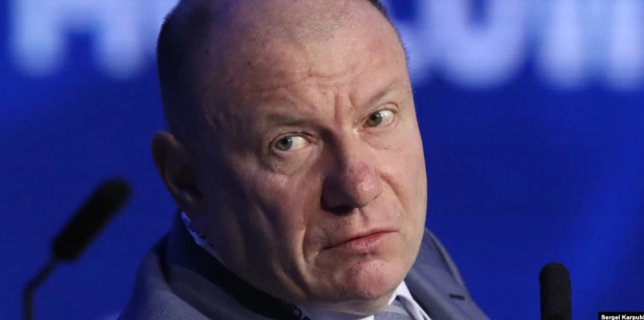 Близкий к Путину бизнесмен Потанин покупает 35% группы Тинькофф