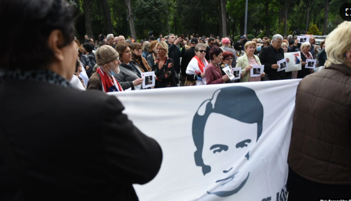 «За жизнь!» – в Тбилиси прошла акция в поддержку Михаила Саакашвили