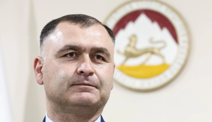 Алан Гаглоев: вопрос о референдуме будет решаться вместе с Россией