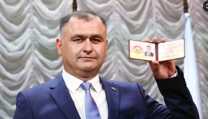 Алан Гаглоев вступил в должность югоосетинского "президента"