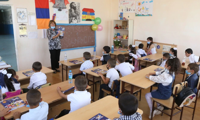 В ряде школ Армении могут начать преподавать грузинский уже в 2022 году