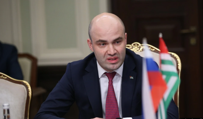 Абхазская парламентская делегация прибыла в Москву