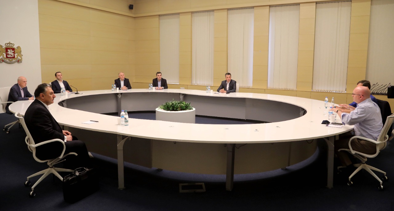 "ირაკლი ღარიბაშვილის აქტიური ფასილიტაციისა და ფილიპ რიკერის ჩართულობით, აზერბაიჯანულმა მხარემ დაკავებული სომხეთის 15 მოქალაქე გაათავისუფლა"
