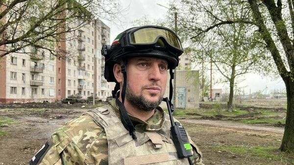 Скандал вокруг фото Басаева: командир «Ахмата» обратился к Кану Кварчия