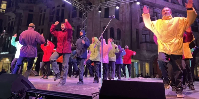На площади Европы в Батуми проходит манифест протеста актеров «Нового театра»