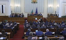 Парламент Болгарии преодолел вето президента на предоставление Украине БТР