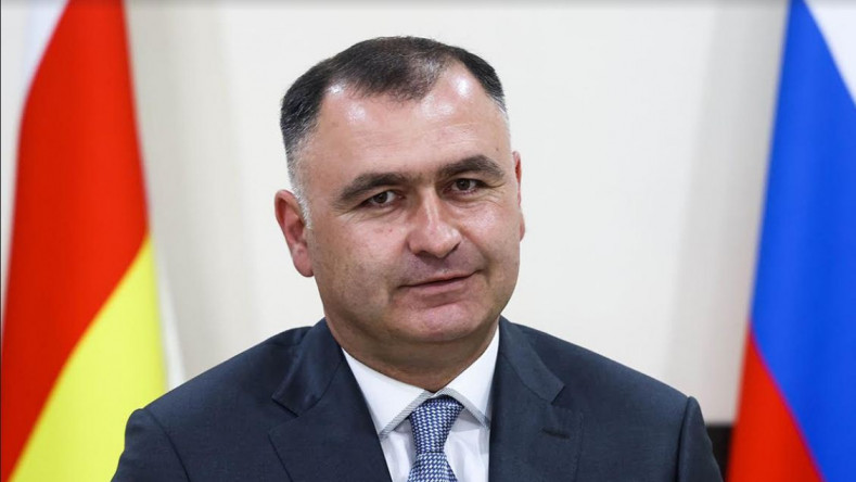 Югоосетинский лидер проведет встречи в Москве