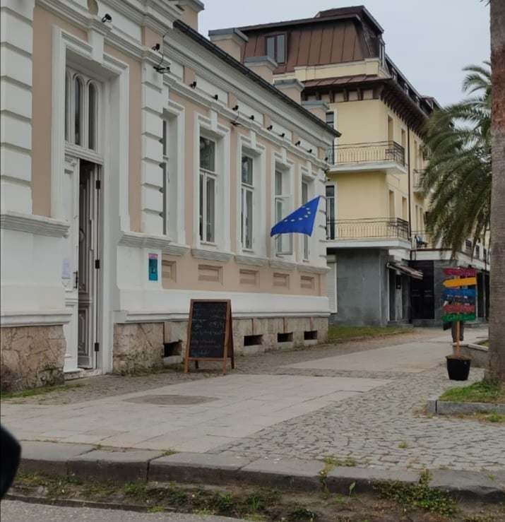 "რისკები არ მოხსნილა, საფრთხის განცდა კვლავ მაქვს!"– ბრძოლა დროშასთან