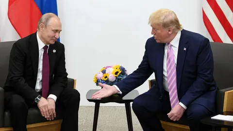 Ушаков: Разговор Путина с Трампом сегодня не ожидается