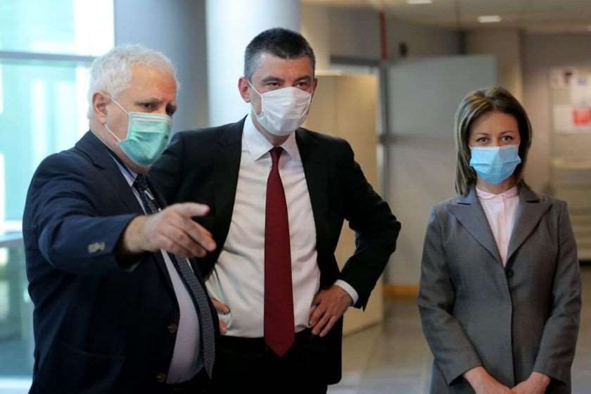 ლუგარის ლაბორატორიაში კორონავირუსის გენომის შტამს იკვლევენ