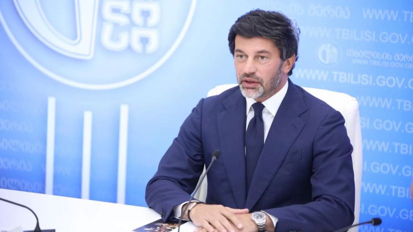 კალაძე: „მინდა, საახალწლო დღეები იყოს სიყვარულით, თანადგომით და სითბოთი აღსავსე“