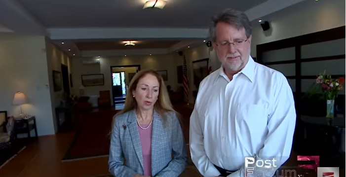 დეგნანის მეუღლე: "კელი ძალიან ძლიერია, ეს თავდასხმა უფრო იმ ადამიანებს გამოხატავს, ვინც ასე საუბრობს“