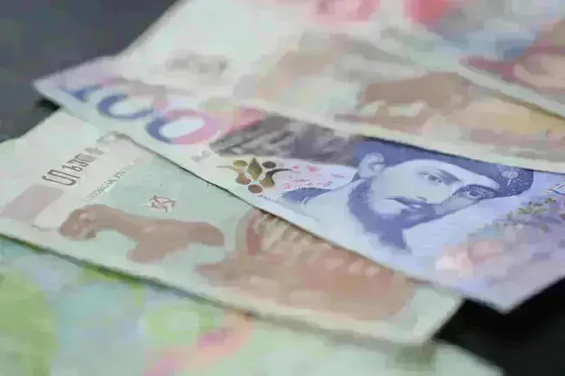 ლარი გაუფასურდა