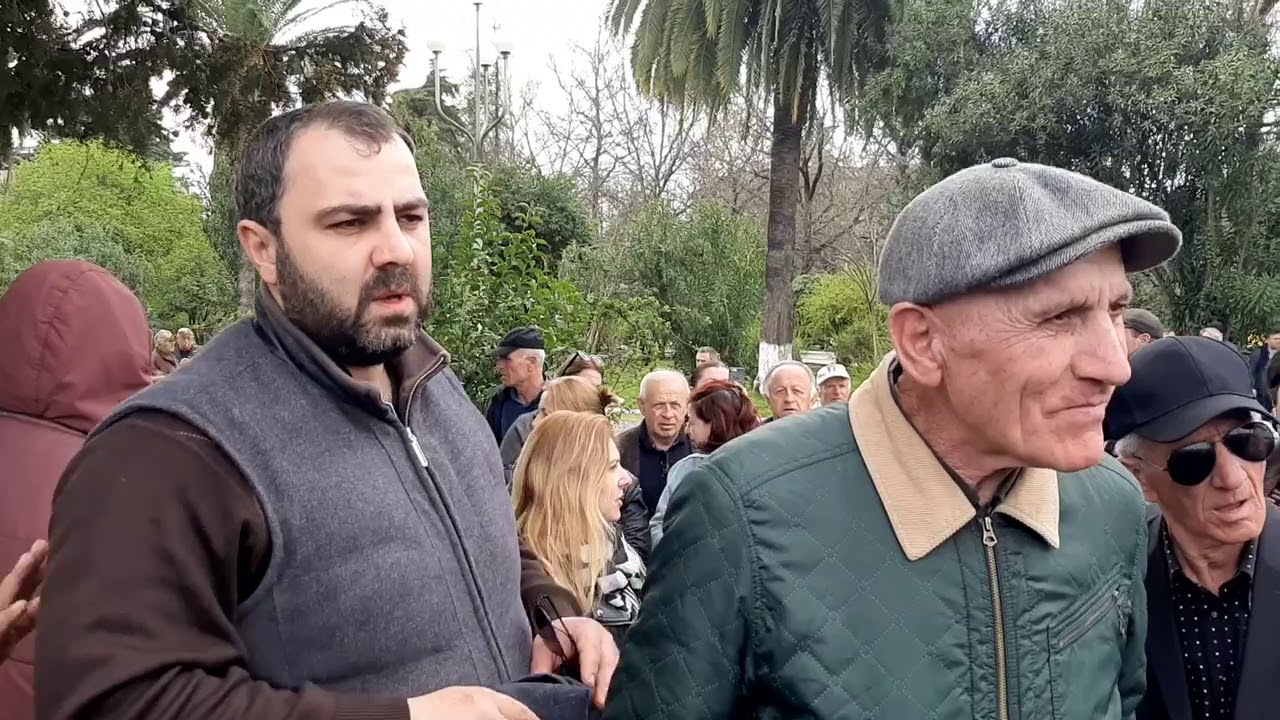 «Народ их не интересует» – акция протеста на сухумской площади Свободы