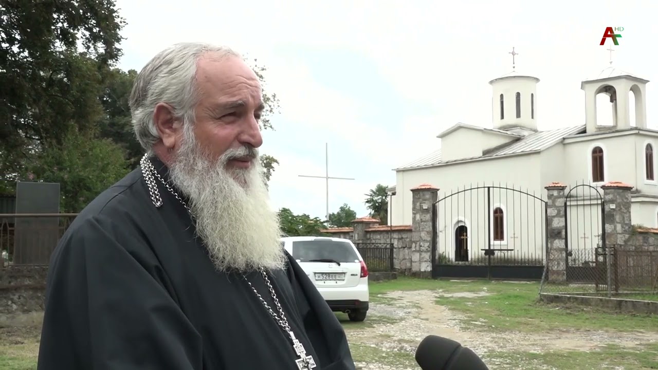 В селе Чубурхинджи Гальского района завершилась "реставрация" куполов собора