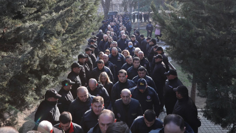 საგარეჯოში მოკლული სამი ახალგაზრდა და პოლიციელი დაკრძალეს