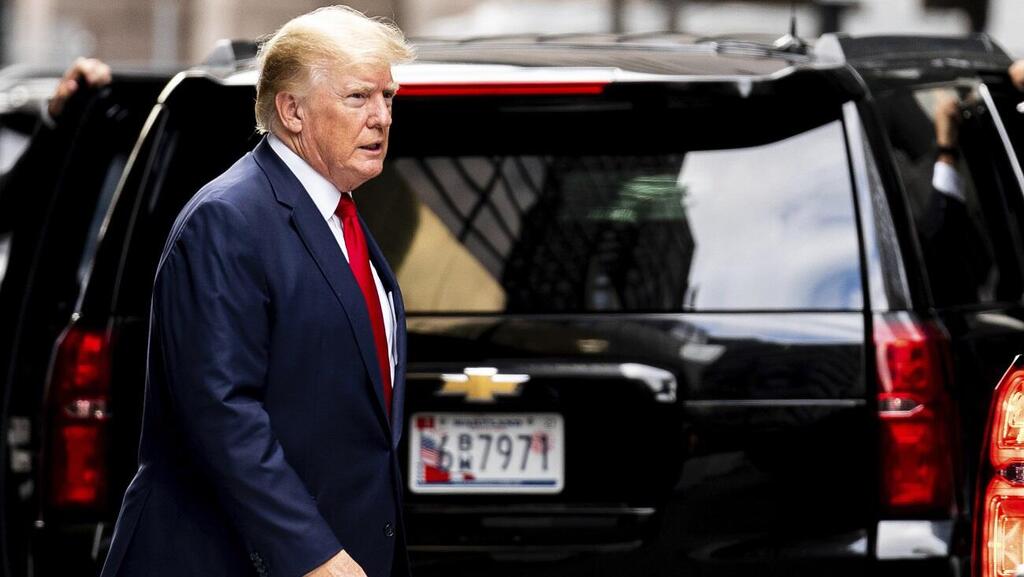 Дональд Трамп объявил 25-процентные пошлины на машины и запчасти не из США