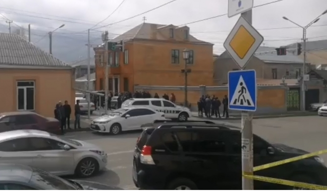 ახალქალაქში დეპუტატ ენზელ მკოიანის სახლთან ცეცხლი გახსნეს