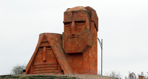 Депутаты предложили сделать русский официальным языком в Нагорном Карабахе