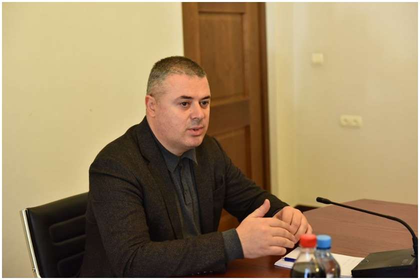 დეპუტატი ოთარ დანელია თვითიზოლაციის მიზეზს განმარტავს