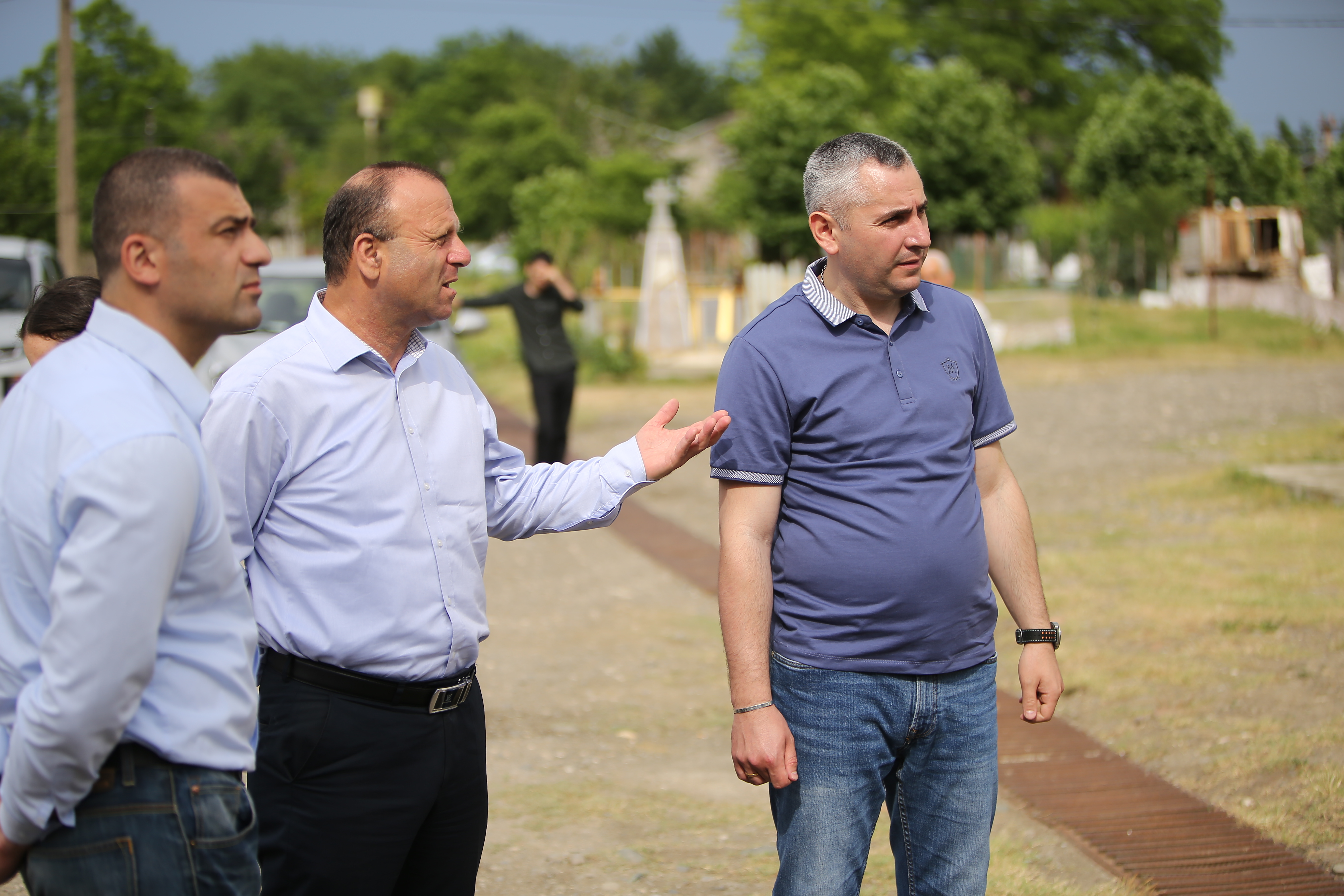 დევნილთა სააგენტოს დირექტორი ვანსა და სამტრედიაში მცხოვრებ დევნილ ოჯახებს შეხვდა