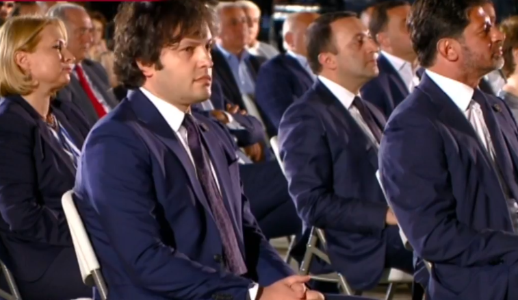 ივანიშვილს 6–წუთიანი გამოსვლა ტაშით ამჯერად 11–ჯერ შეაწყვეტინეს