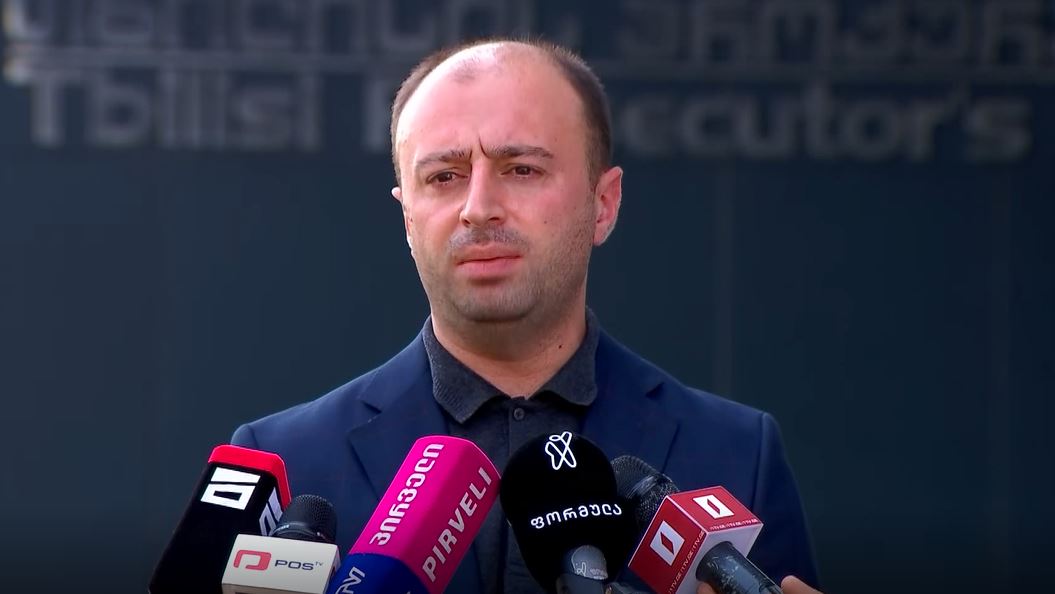 პროკურორის თქმით, რამიშვილმა წარმოადგინა წამლების ანოტაცია, რომელიც თეთრიწყაროში იპოვა