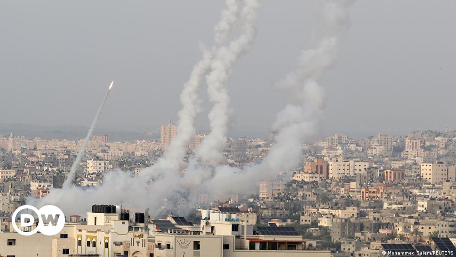 Netanyahu vows tough response to rockets