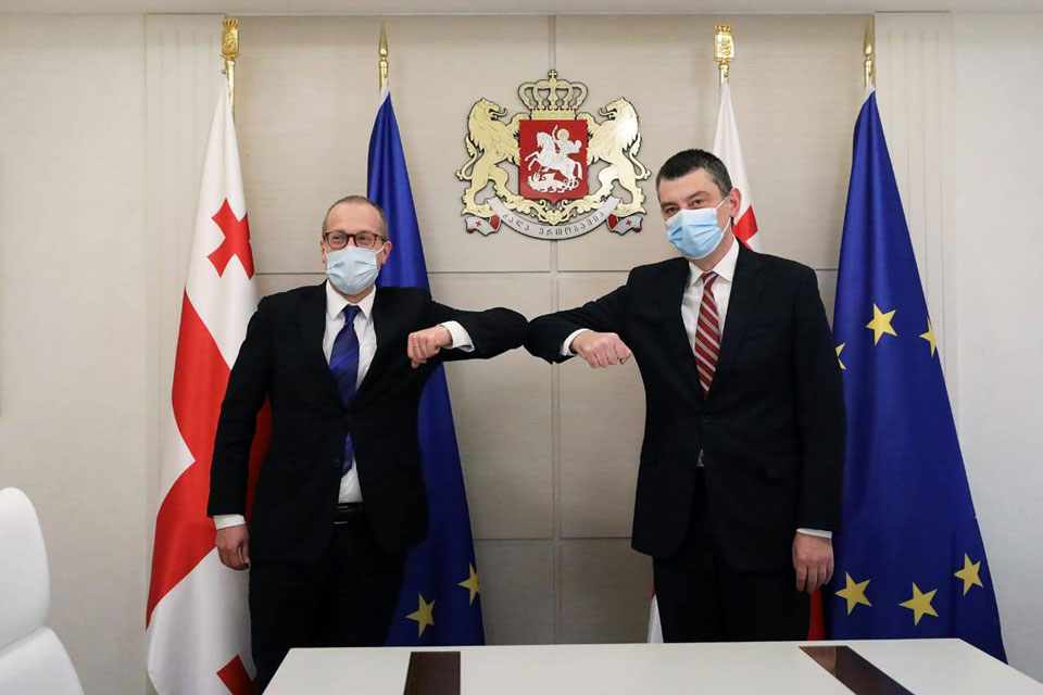 ჰანს კლუგე: "ახლა მთავარ გამოწვევად წინასაახალწლო თავყრილობები რჩება, დიდი შრომის შედეგად მოპოვებული შედეგი წყალში არ უნდა ჩაიყაროს"